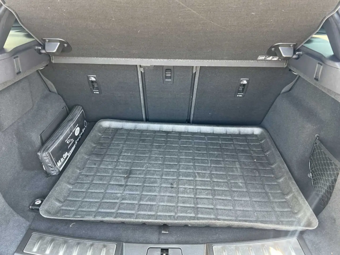 Range Rover Evoque D180 R-Dynamic SE Schiebedach