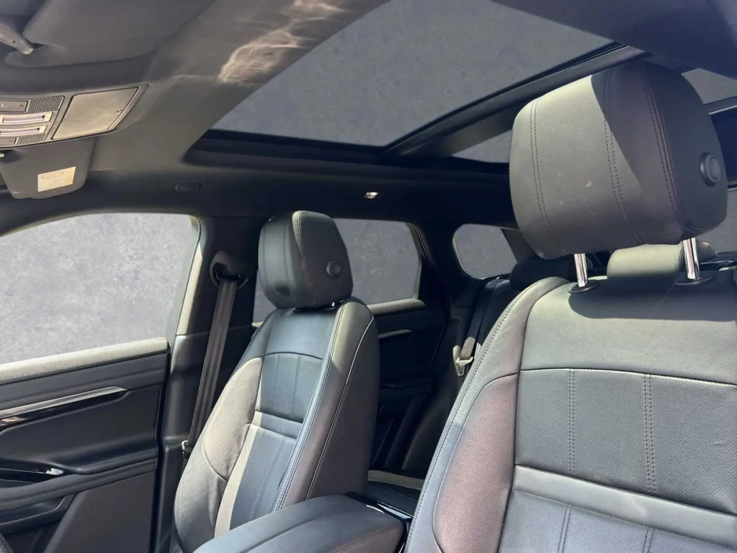 Range Rover Evoque D180 R-Dynamic SE Schiebedach