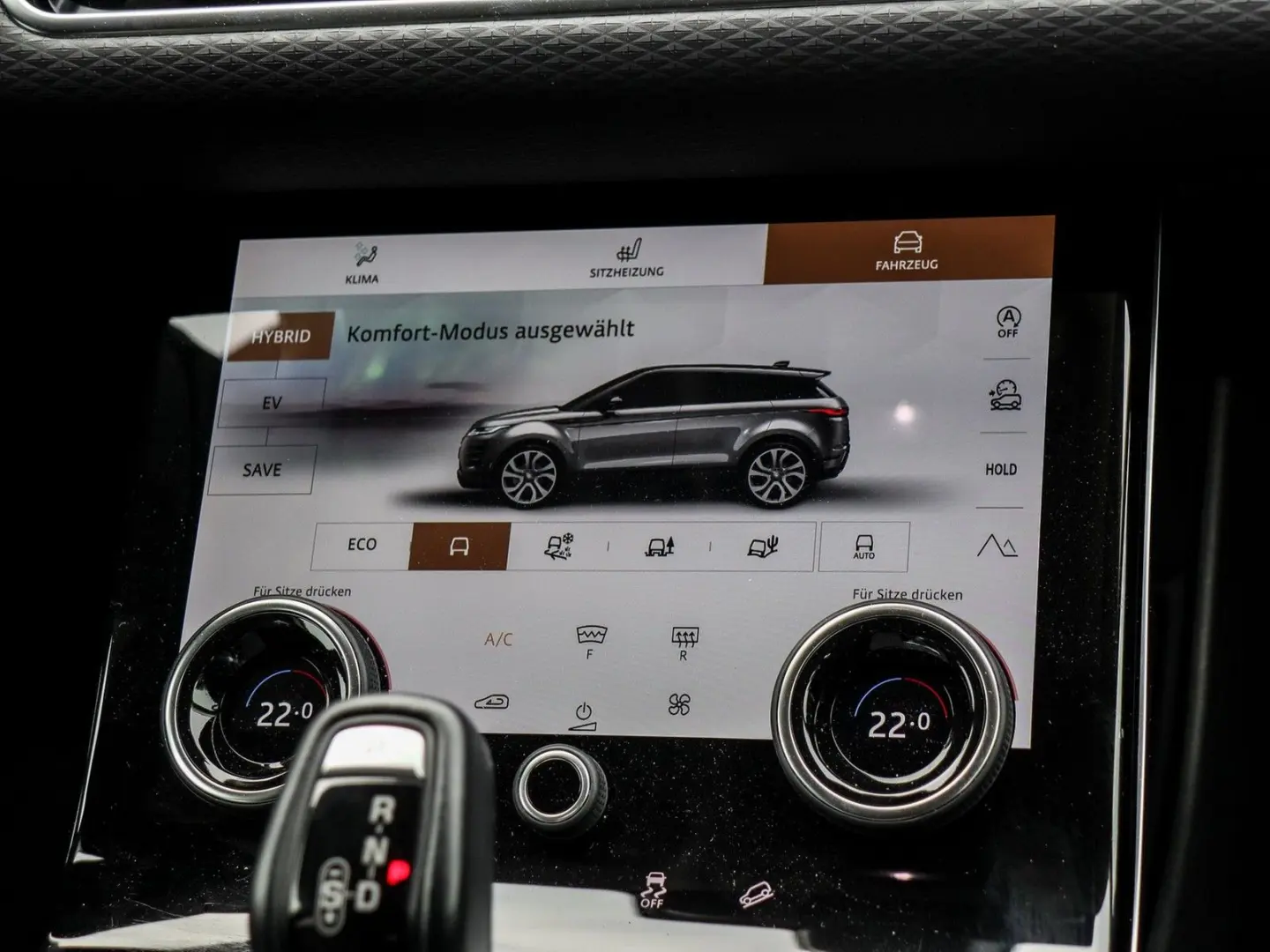 Range Rover Evoque P300e S Hybrid
