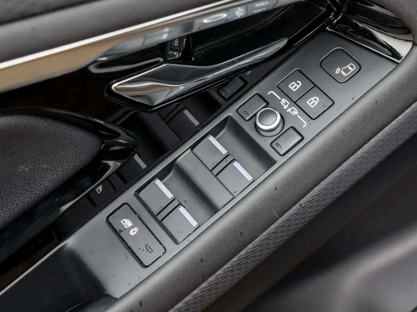 Range Rover Evoque P300e S Hybrid