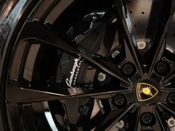 Urus S *1.HD *23Zoll *Pano *Keramik *B&O *Carbon