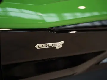 Urus S *1.HD *23Zoll *Pano *Keramik *B&O *Carbon