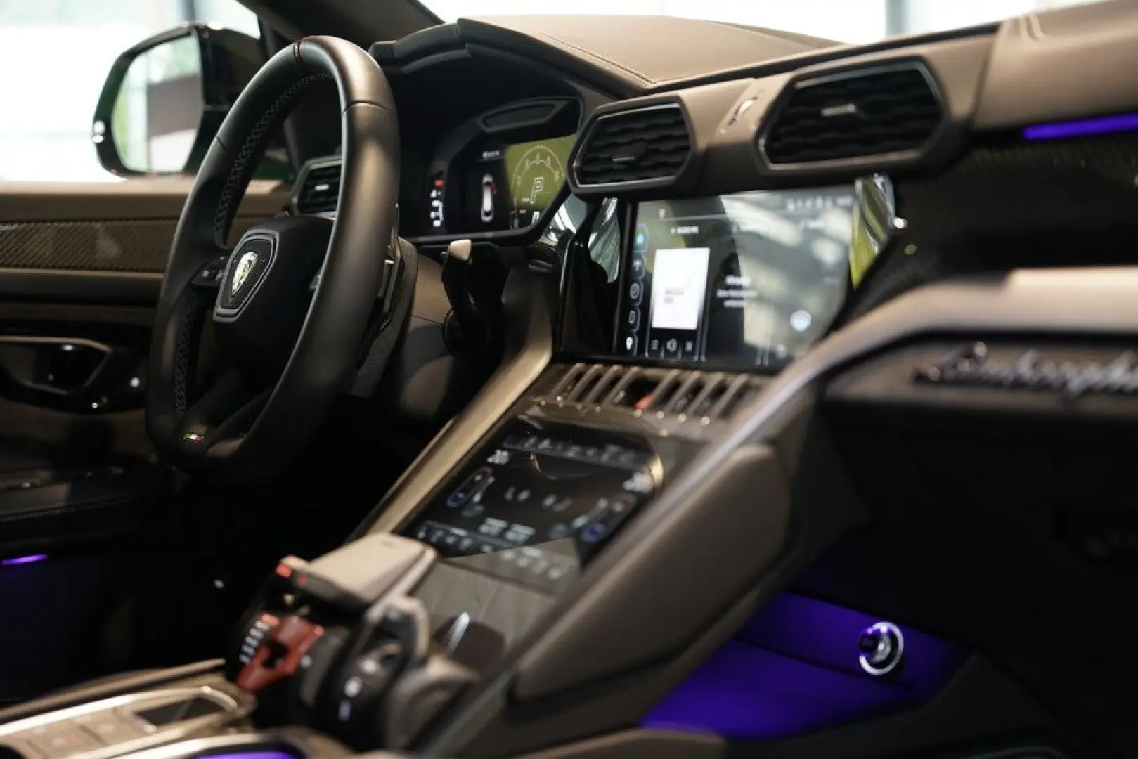 Urus S *1.HD *23Zoll *Pano *Keramik *B&O *Carbon