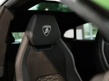 Urus S *1.HD *23Zoll *Pano *Keramik *B&O *Carbon