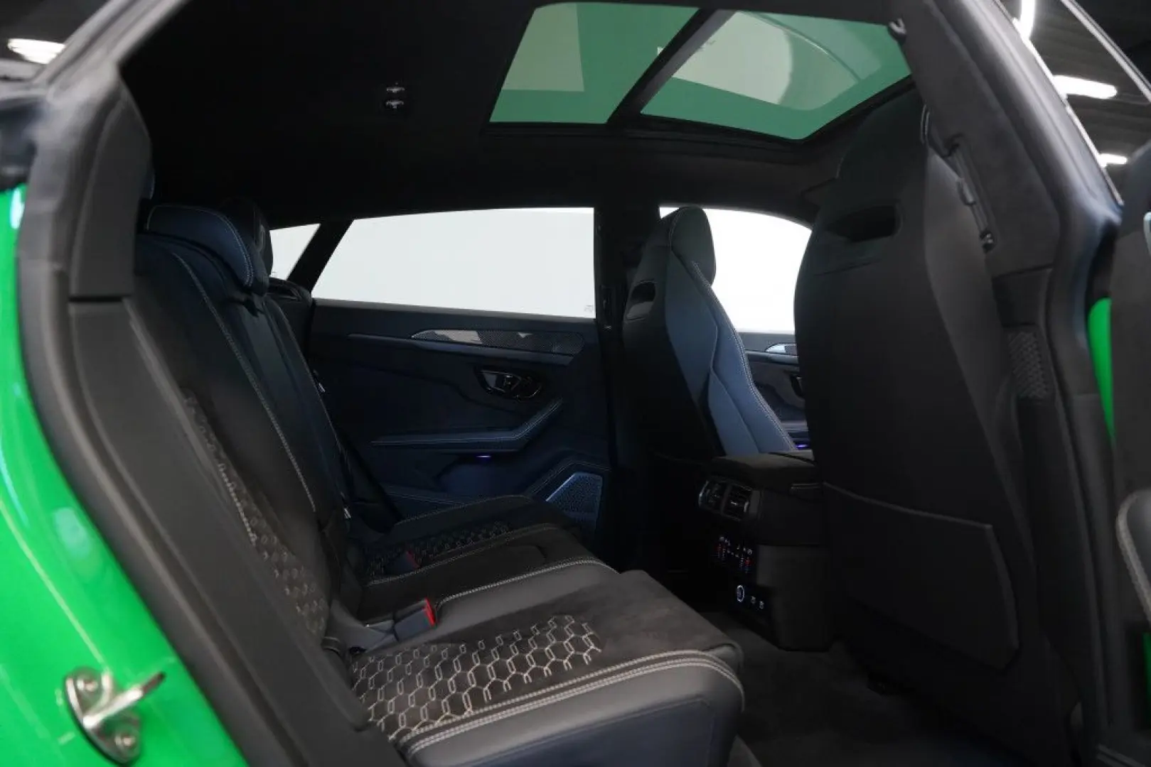 Urus S *1.HD *23Zoll *Pano *Keramik *B&O *Carbon