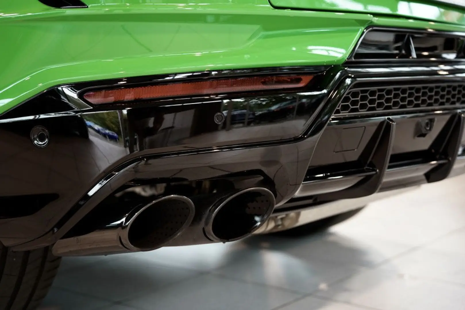 Urus S *1.HD *23Zoll *Pano *Keramik *B&O *Carbon