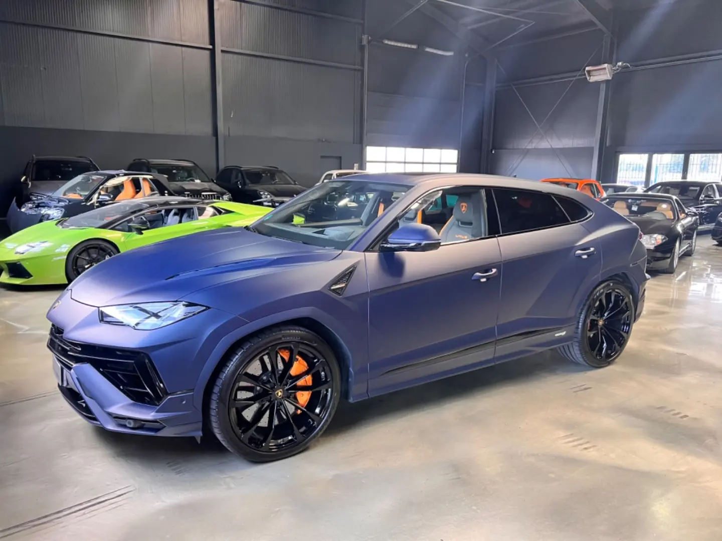 Urus S BIG CARBON/BI-COLOR ORANGE/MAGNO/Prod2024