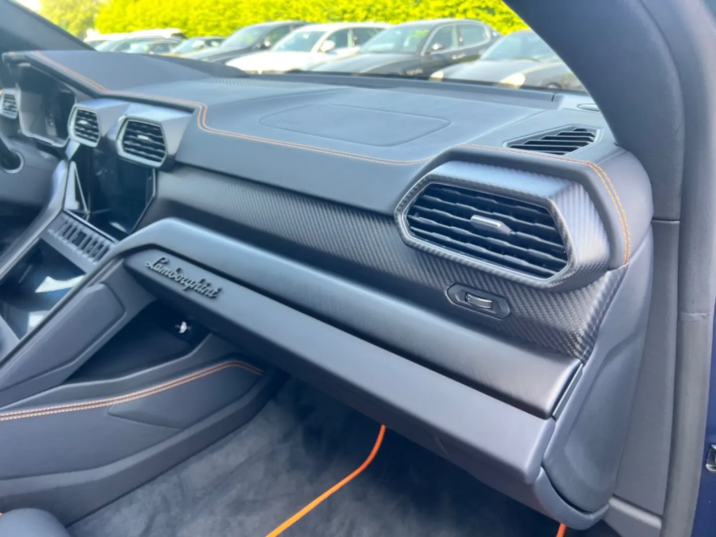 Urus S BIG CARBON/BI-COLOR ORANGE/MAGNO/Prod2024