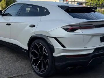 Urus Performante Carbon ballon white