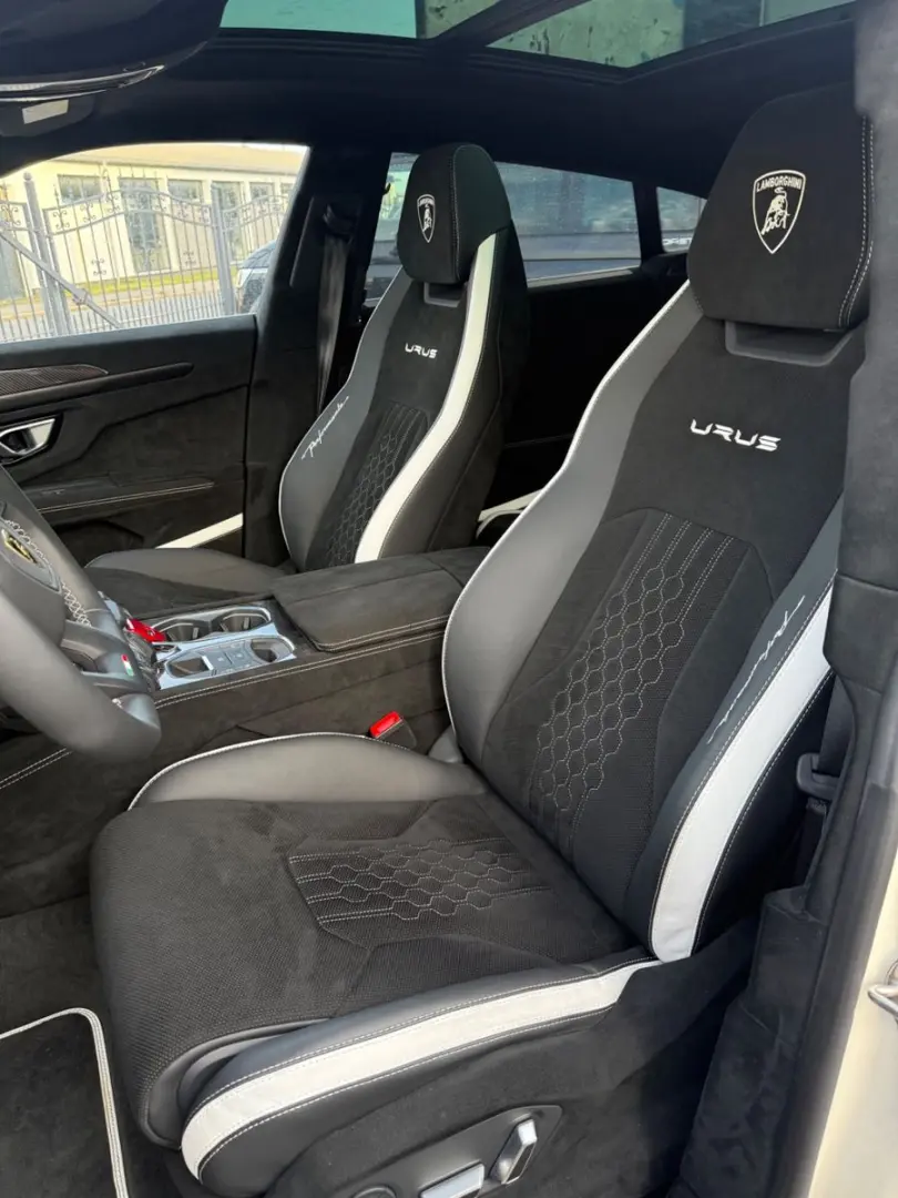 Urus Performante Carbon ballon white