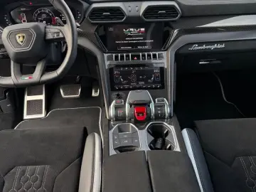 Urus Performante Carbon ballon white