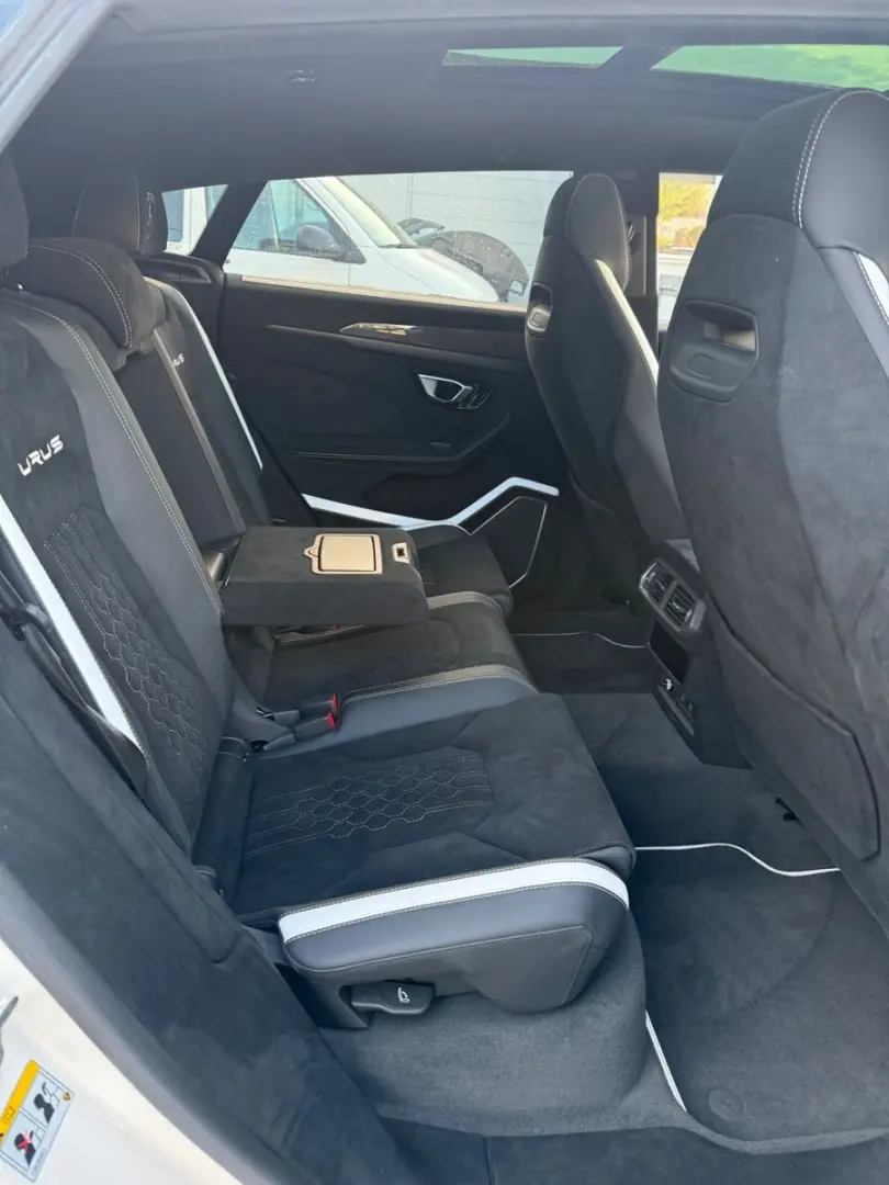 Urus Performante Carbon ballon white