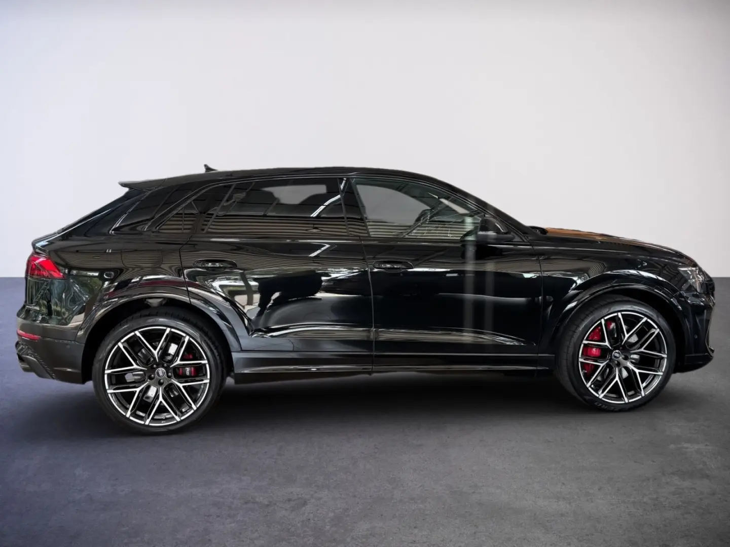 RSQ8 4.0 TFSI quattro MATRIX LED+PANO+360°+AHK+