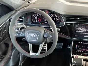RSQ8 4.0 TFSI quattro MATRIX LED+PANO+360°+AHK+