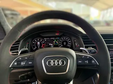 RSQ8 4.0 TFSI quattro MATRIX LED+PANO+360°+AHK+