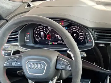 RSQ8 4.0 TFSI quattro MATRIX LED+PANO+360°+AHK+