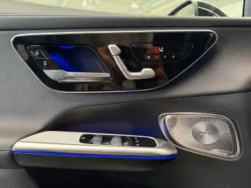 GLC 300 4M AMG PREMIUM BURMESTER-PANORAMA-AHK