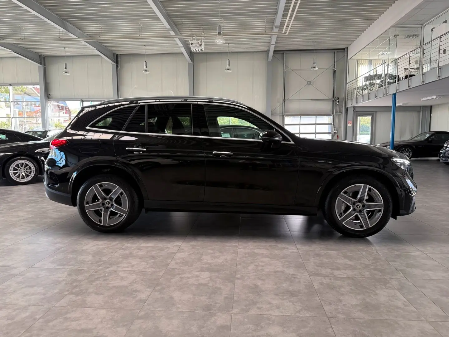 GLC 300 4M AMG PREMIUM BURMESTER-PANORAMA-AHK