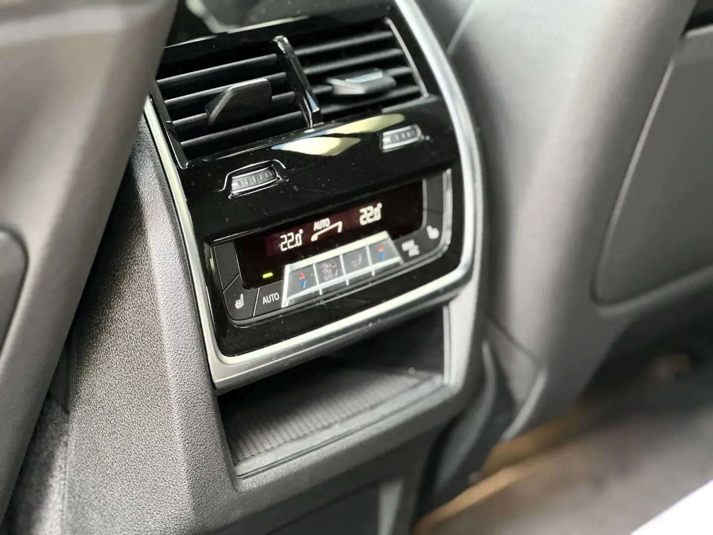 X6 M60i xDrive Sportpaket Gestiksteuerung DAB