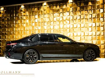 M760e xDrive +SKY LOUNGE+M SPORT BRAKE SYSTEM+