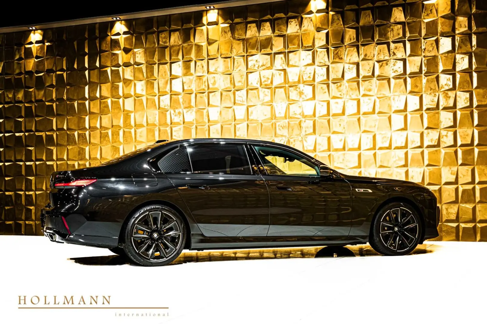 M760e xDrive +SKY LOUNGE+M SPORT BRAKE SYSTEM+