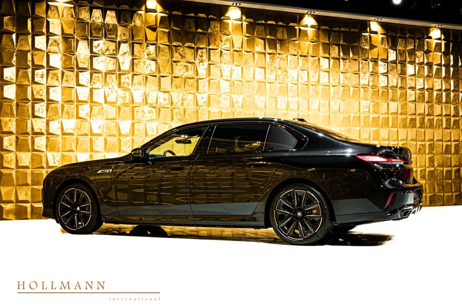 M760e xDrive +SKY LOUNGE+M SPORT BRAKE SYSTEM+