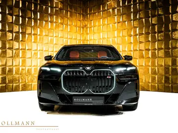 M760e xDrive  SKY LOUNGE M SPORT BRAKE SYSTEM