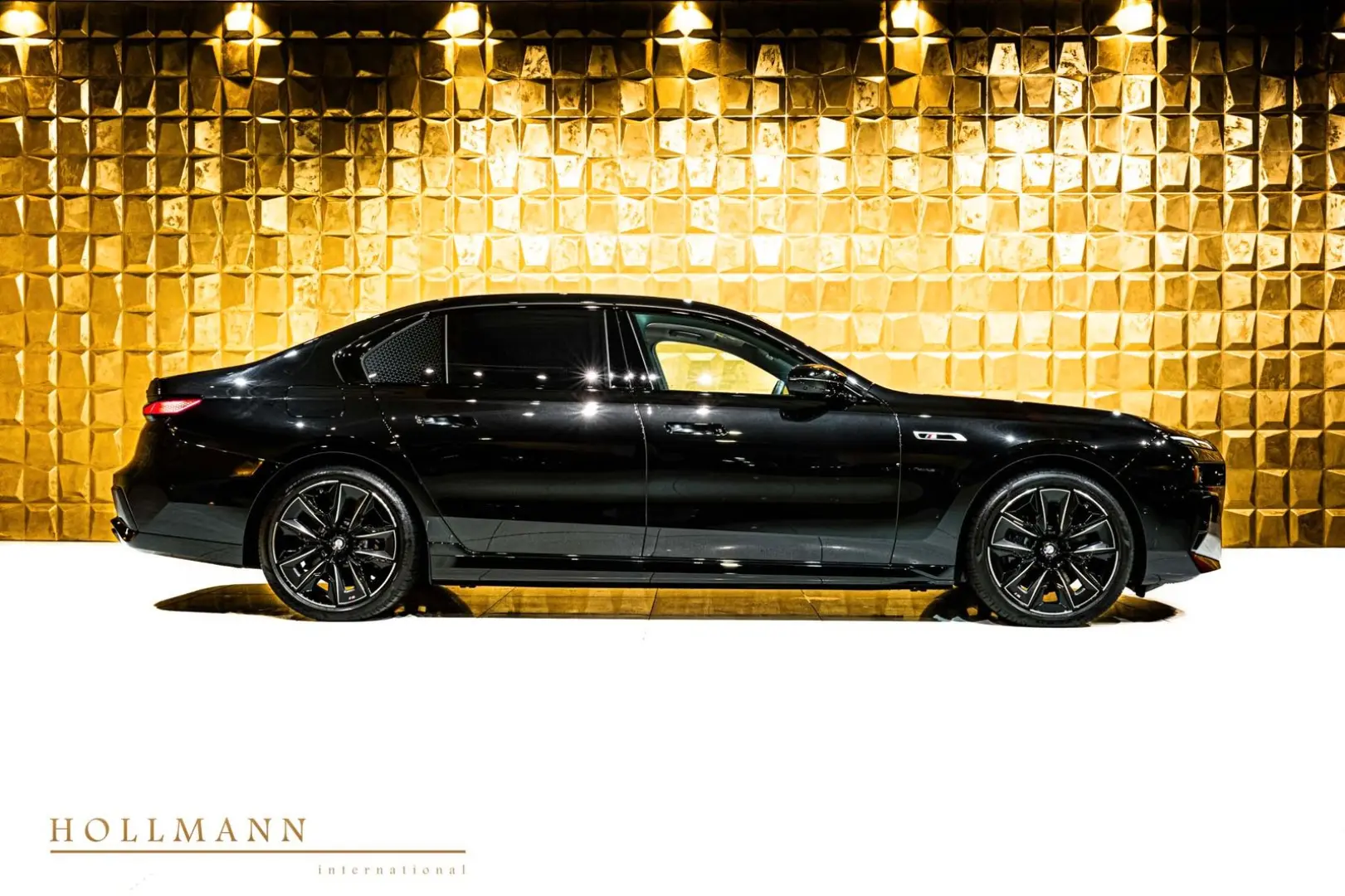 M760e xDrive +SKY LOUNGE+M SPORT BRAKE SYSTEM+