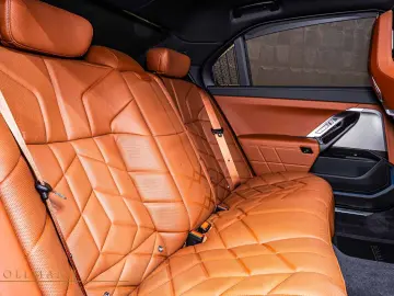 M760e xDrive +SKY LOUNGE+M SPORT BRAKE SYSTEM+