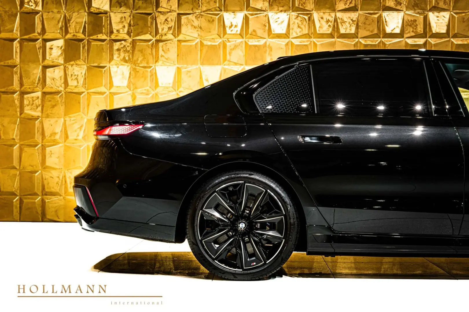M760e xDrive +SKY LOUNGE+M SPORT BRAKE SYSTEM+