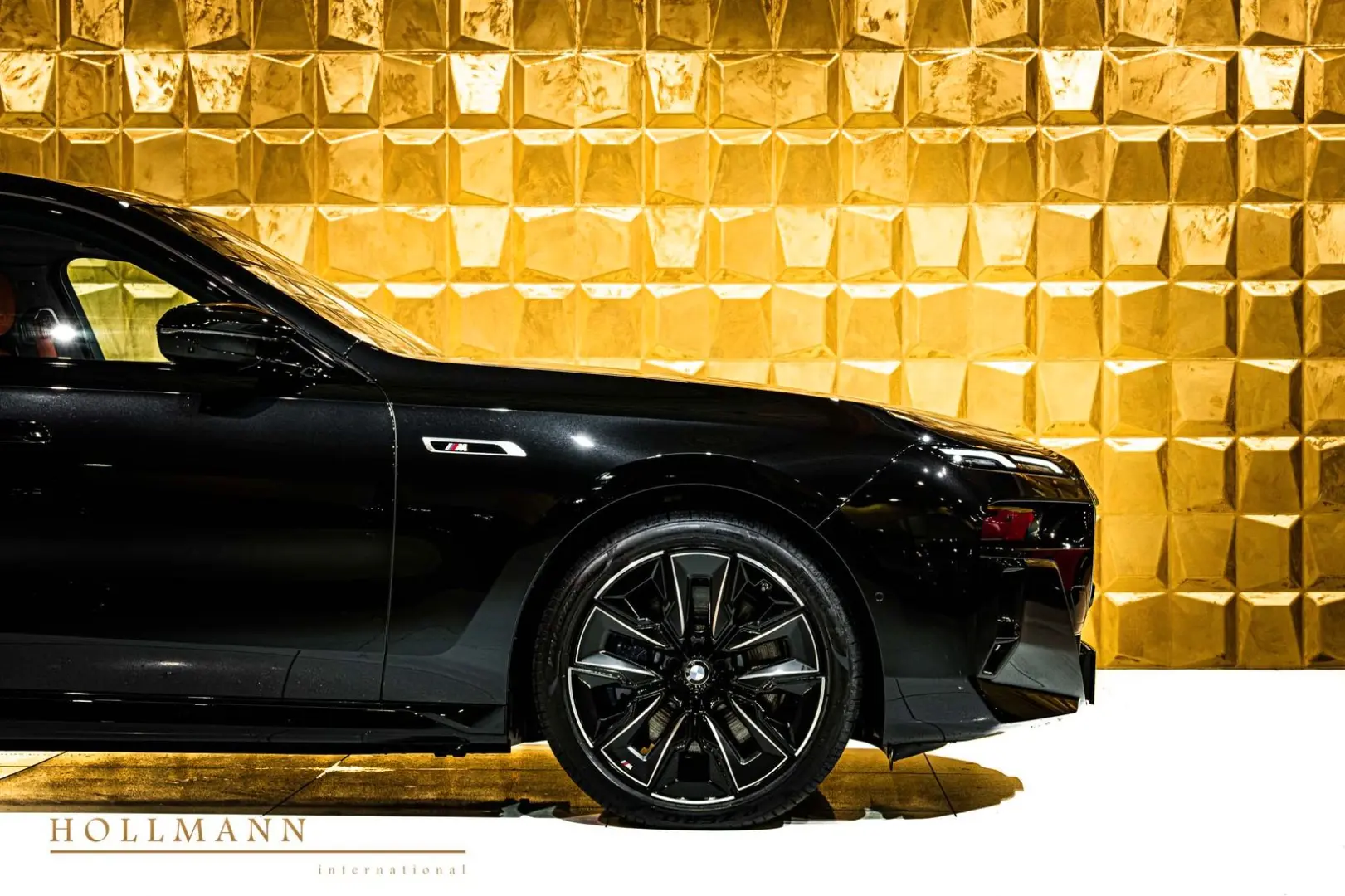 M760e xDrive +SKY LOUNGE+M SPORT BRAKE SYSTEM+