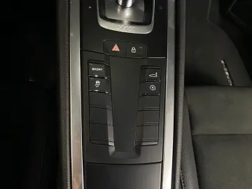 Cayman (718) | Rückfahrkamera | Bi-Xenon PDLS |