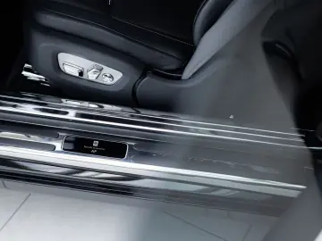Rolls-Royce Wraith 6.6 V12 | Black Badge | Starlight |