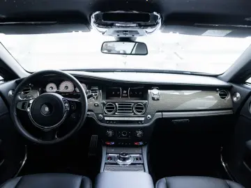 Rolls-Royce Wraith 6.6 V12 | Black Badge | Starlight |