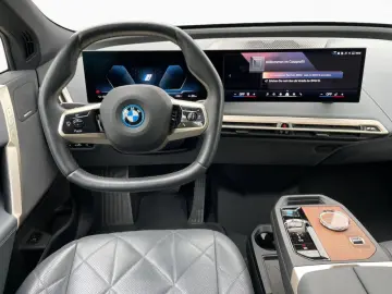 BMW  iX xDr.40 M-Sport  Laser HK SkyLoun 22