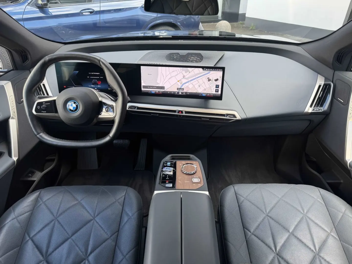 BMW iX xDrive40 M Sport Laser  Prof SkyPano H/K