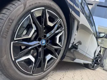 BMW iX xDrive40 M Sport Laser  Prof SkyPano H/K