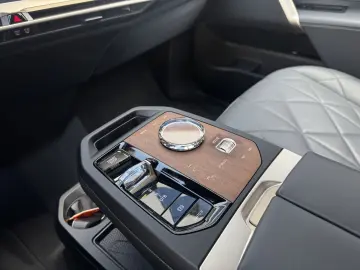 BMW iX xDrive40 M Sport Laser  Prof SkyPano H/K