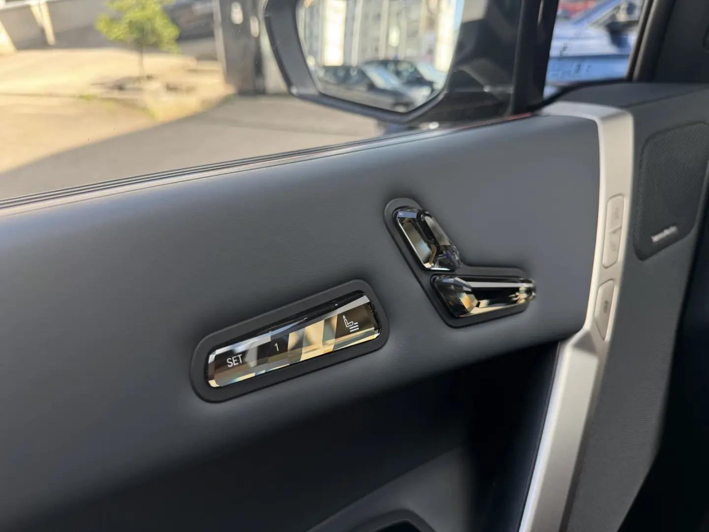 BMW iX xDrive40 M Sport Laser  Prof SkyPano H/K