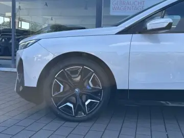 BMW iX xDrive50 Sportpak.AHK°LASER°PANO°22