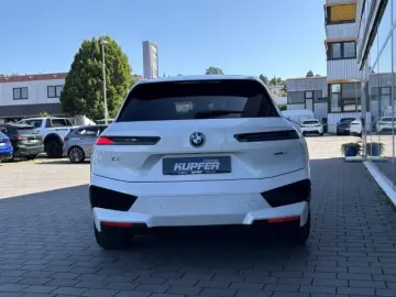 BMW iX xDrive50 Sportpak.AHK°LASER°PANO°22