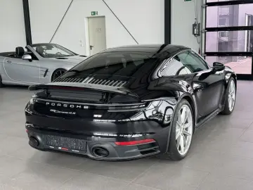 911 Carrera 4S PDK