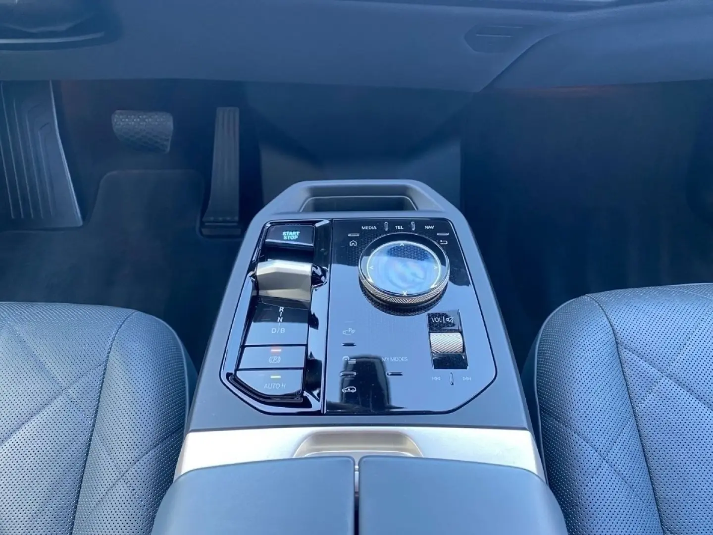 BMW iX M60 Laser HUD DA Pro B&W