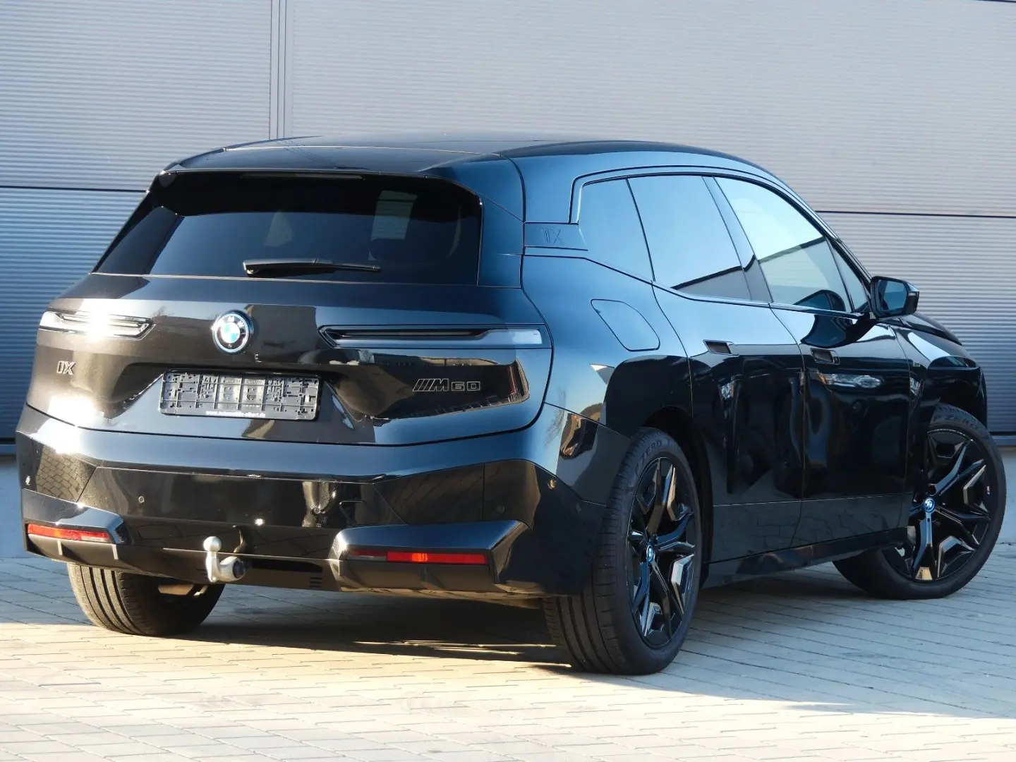 BMW iX M60*B&W*Soft*AHK*Clear*2-Achs*Integral*Pano*