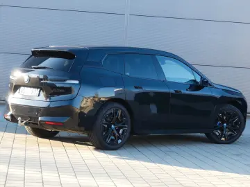 BMW iX M60*B&W*Soft*AHK*Clear*2-Achs*Integral*Pano*