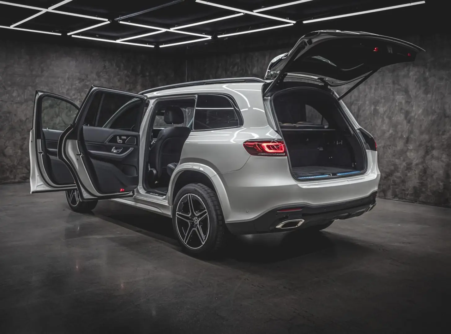 GLS 580 4M/AMG/NIGHT/AHK/AIR/PANO/2KLIMA/5+2/DIS