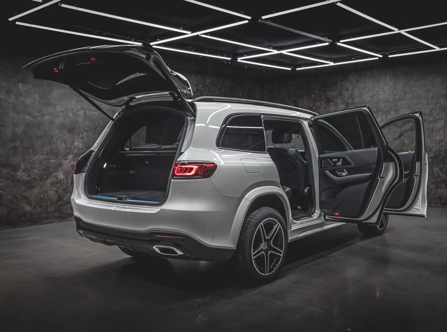 GLS 580 4M/AMG/NIGHT/AHK/AIR/PANO/2KLIMA/5+2/DIS