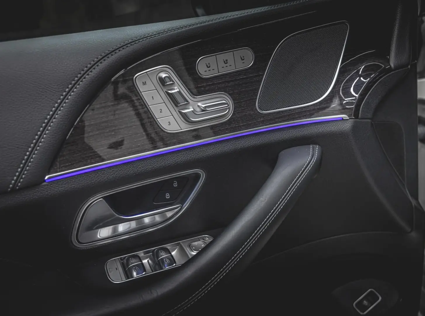 GLS 580 4M/AMG/NIGHT/AHK/AIR/PANO/2KLIMA/5+2/DIS