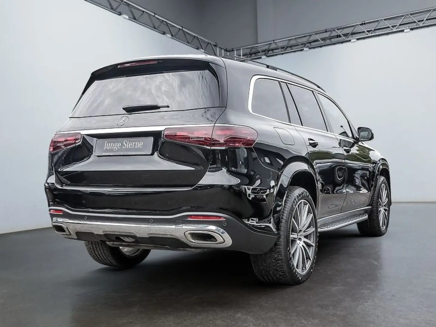GLS 580 4M // BURM AMG SPUR DISTR AIRMATIC PANO