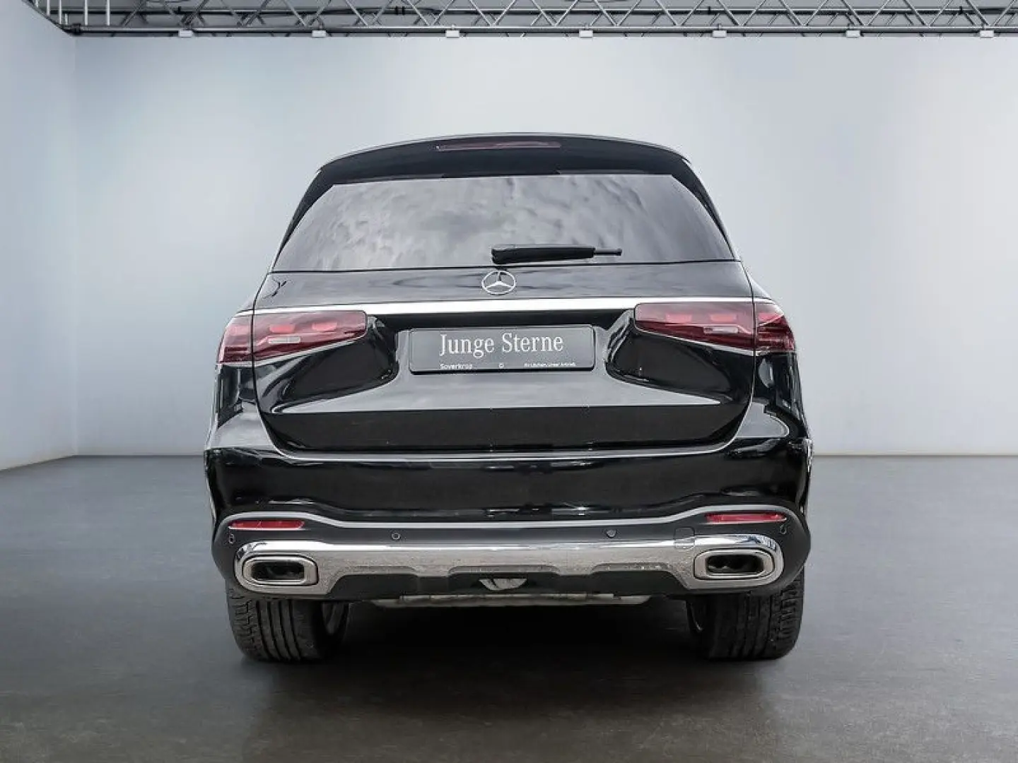 GLS 580 4M // BURM AMG SPUR DISTR AIRMATIC PANO